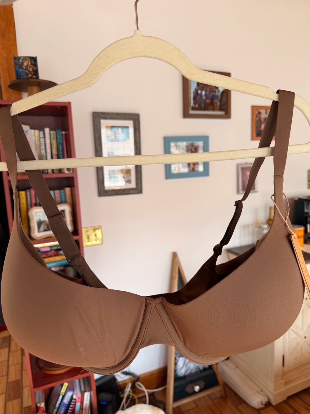 SKIMS Smooth Underwire Bra in Brown